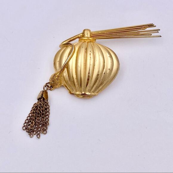 Vintage Jewelry - Vintage Fancy Tassel Scent Bottle Gold Tone Collectible Brooch